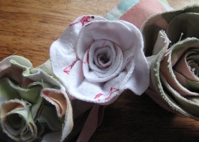 Fabric Handbags on Craft Project  Scrap Fabric Roses   Thriftyfun